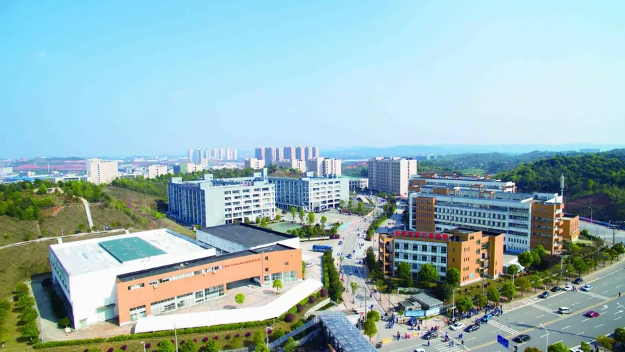 长沙汽车工业学校校园环境
